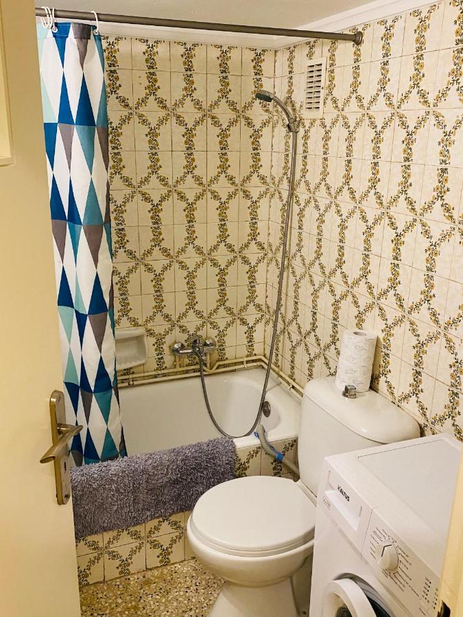 Metaxourgio Spacious Two Bedroom Apartment Atene Esterno foto
