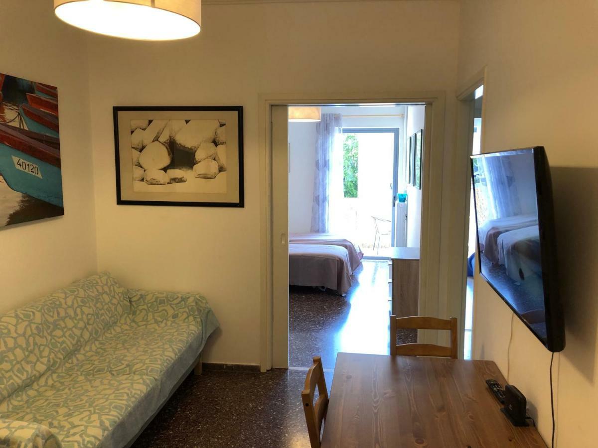 Metaxourgio Spacious Two Bedroom Apartment Atene Esterno foto