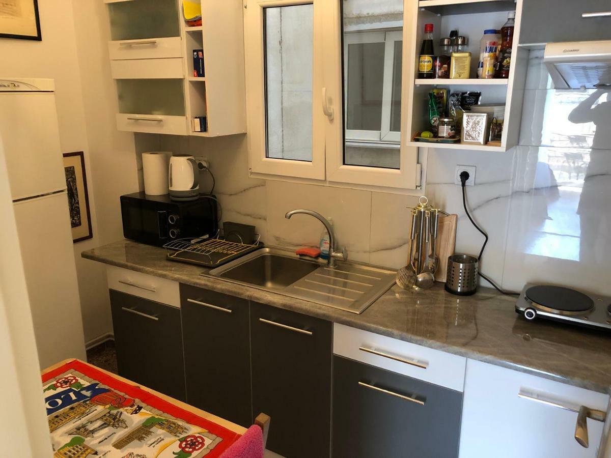 Metaxourgio Spacious Two Bedroom Apartment Atene Esterno foto