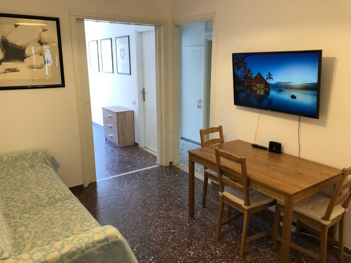 Metaxourgio Spacious Two Bedroom Apartment Atene Esterno foto